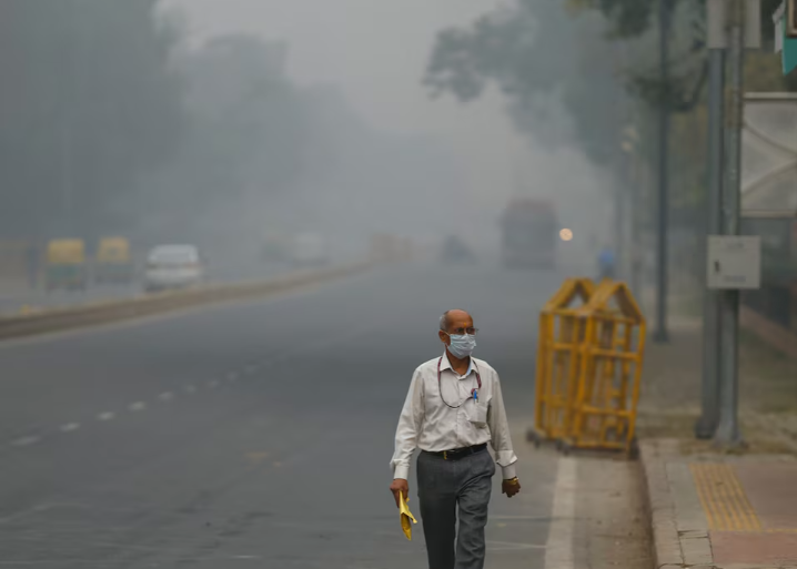 Delhi's Air Quality Plummets Amid Toxic Smog, Low Visibility Affects Flights