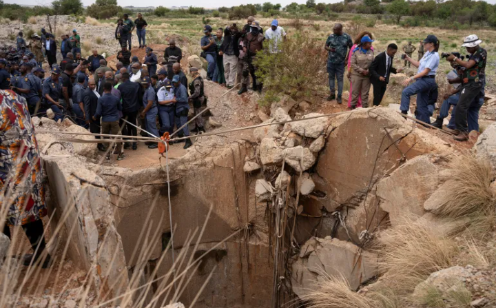 Volunteers Mobilize as South Africa Plans Rescue for Trapped Illegal Miners