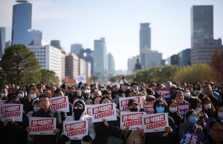 South Korea in Turmoil: President Yoon's Martial Law Backfires, Sparks Global Reactions