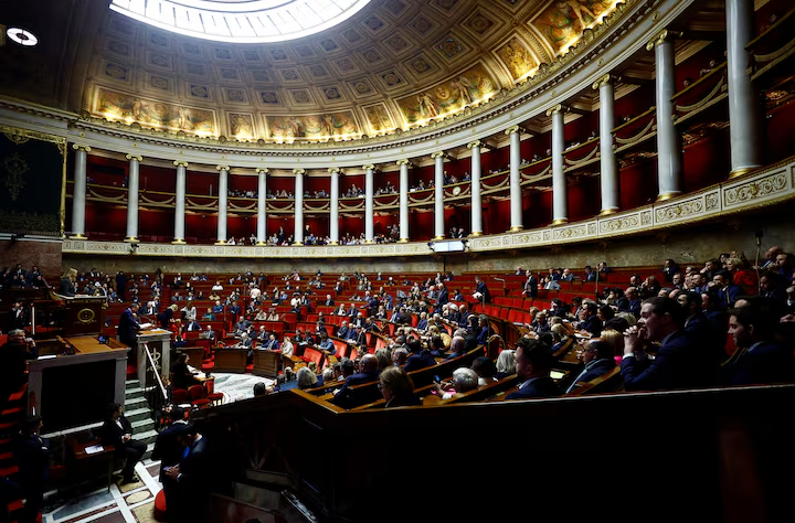 France's Political Crisis Deepens: Far-Right and Left Join Forces to Challenge Barnier