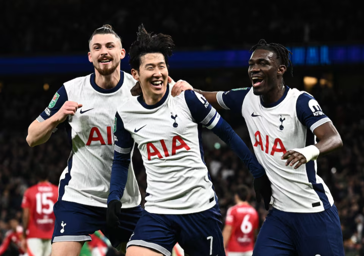 Thrilling Victory: Tottenham Edges Manchester United 4-3 to Secure League Cup Semi-Final Spot