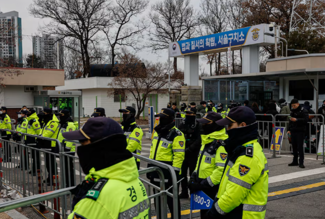 South Korea's Political Turmoil: Investigators Seek Extended Detention for President Yoon